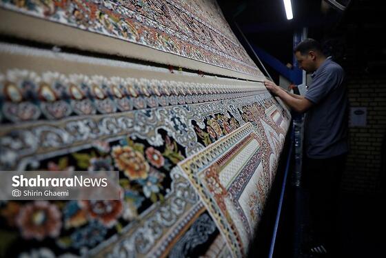 گزارش تصویری | از نخ تا فرش ، نگاهی به فرآیند تولید فرش ماشینی در مشهد