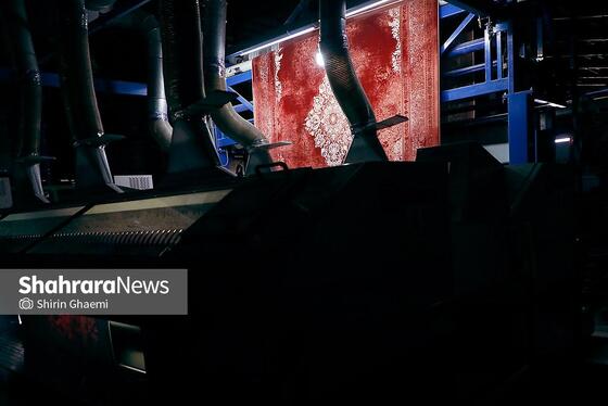 گزارش تصویری | از نخ تا فرش ، نگاهی به فرآیند تولید فرش ماشینی در مشهد