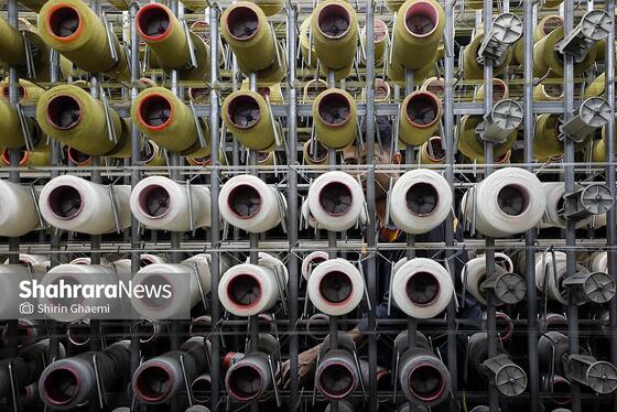 گزارش تصویری | از نخ تا فرش ، نگاهی به فرآیند تولید فرش ماشینی در مشهد