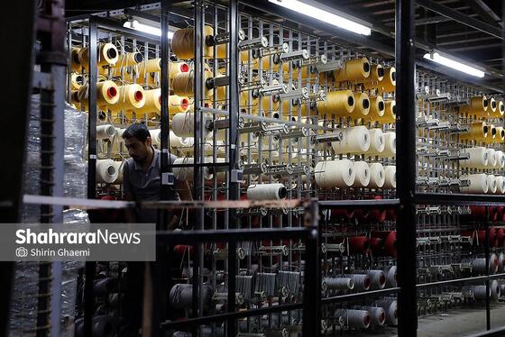 گزارش تصویری | از نخ تا فرش ، نگاهی به فرآیند تولید فرش ماشینی در مشهد