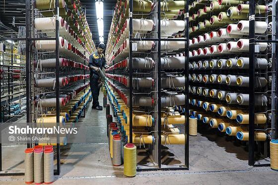 گزارش تصویری | از نخ تا فرش ، نگاهی به فرآیند تولید فرش ماشینی در مشهد