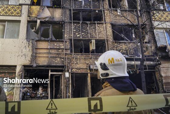 گزارش تصویری | مهار آتش سوزی یک مغازه لوازم یدکی در خیابان امام رضا (ع)