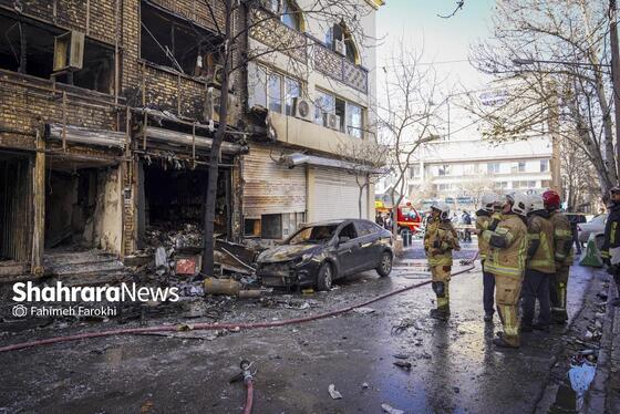 گزارش تصویری | مهار آتش سوزی یک مغازه لوازم یدکی در خیابان امام رضا (ع)