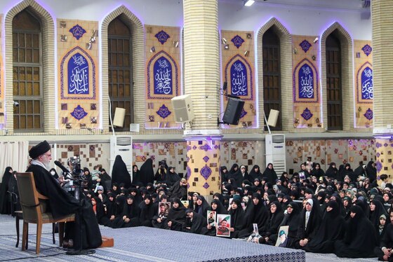 گزارش تصویری | دیدار هزاران نفر از خانواده‌های شهدای اقتدار با رهبر انقلاب اسلامی در خجسته سالروز میلاد امیرالمومنین (ع)