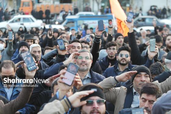 گزارش تصویری | اجتماع مردم مشهد در پی اهانت به پرچم مقدس ایران