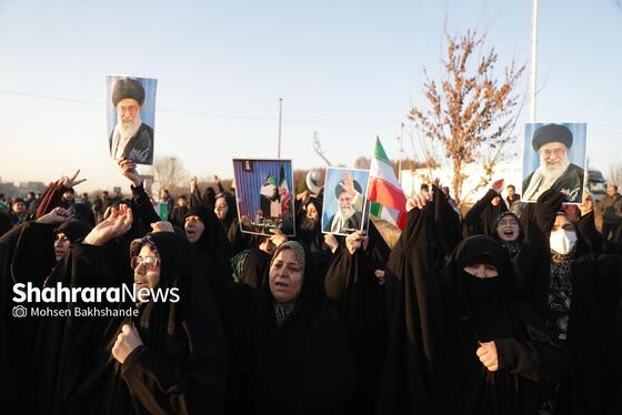 گزارش تصویری | اجتماع مردم مشهد در پی اهانت به پرچم مقدس ایران