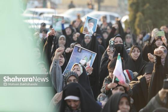 گزارش تصویری | اجتماع مردم مشهد در پی اهانت به پرچم مقدس ایران