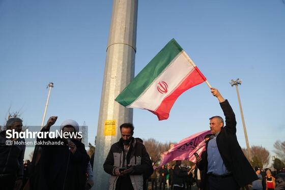 گزارش تصویری | اجتماع مردم مشهد در پی اهانت به پرچم مقدس ایران