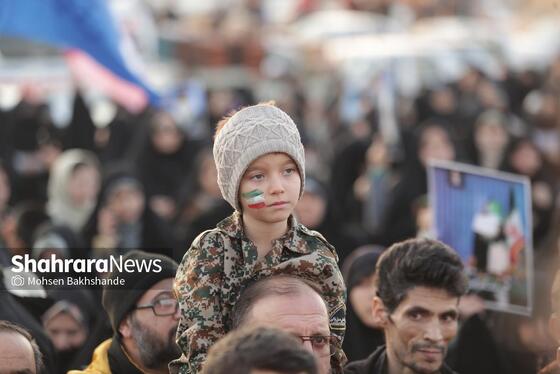 گزارش تصویری | اجتماع مردم مشهد در پی اهانت به پرچم مقدس ایران