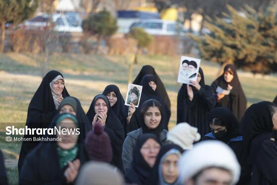 گزارش تصویری | اجتماع مردم مشهد در پی اهانت به پرچم مقدس ایران