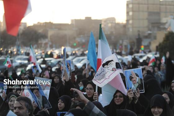گزارش تصویری | اجتماع مردم مشهد در پی اهانت به پرچم مقدس ایران