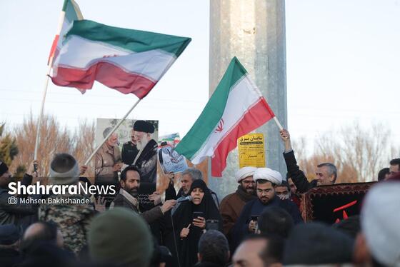 گزارش تصویری | اجتماع مردم مشهد در پی اهانت به پرچم مقدس ایران