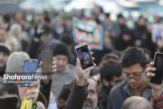 گزارش تصویری | اجتماع مردم مشهد در پی اهانت به پرچم مقدس ایران