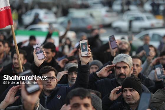 گزارش تصویری | اجتماع مردم مشهد در پی اهانت به پرچم مقدس ایران