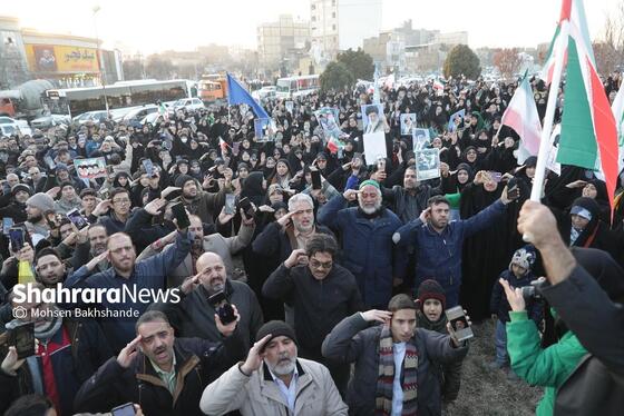گزارش تصویری | اجتماع مردم مشهد در پی اهانت به پرچم مقدس ایران