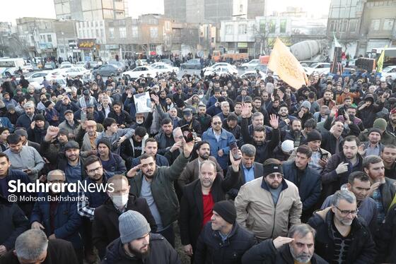 گزارش تصویری | اجتماع مردم مشهد در پی اهانت به پرچم مقدس ایران