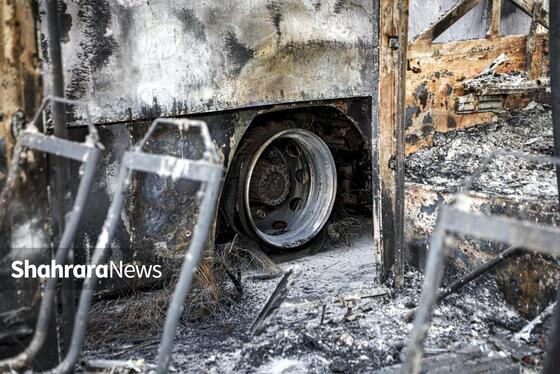 گزارش تصویری | تخریب بی سابقه اتوبوس های شرکت اتوبوسرانی مشهد توسط اغتشاشگران