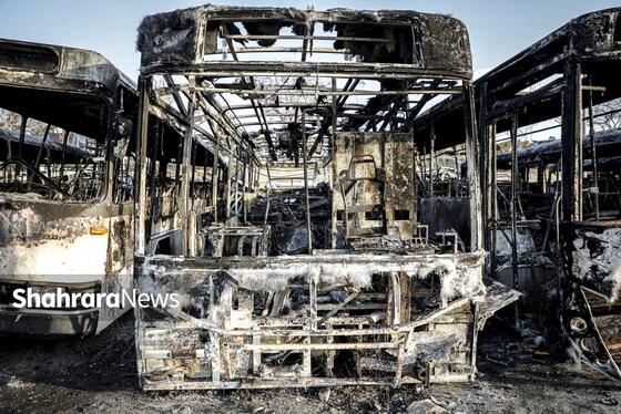 گزارش تصویری | تخریب بی سابقه اتوبوس های شرکت اتوبوسرانی مشهد توسط اغتشاشگران