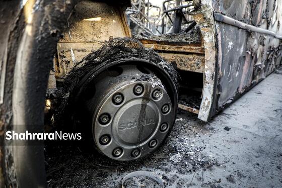 گزارش تصویری | تخریب بی سابقه اتوبوس های شرکت اتوبوسرانی مشهد توسط اغتشاشگران