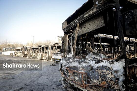 گزارش تصویری | تخریب بی سابقه اتوبوس های شرکت اتوبوسرانی مشهد توسط اغتشاشگران