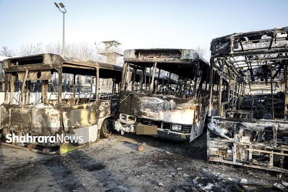 گزارش تصویری | تخریب بی سابقه اتوبوس های شرکت اتوبوسرانی مشهد توسط اغتشاشگران