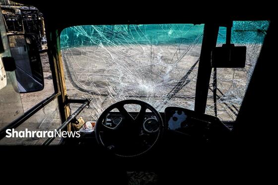گزارش تصویری | تخریب بی سابقه اتوبوس های شرکت اتوبوسرانی مشهد توسط اغتشاشگران