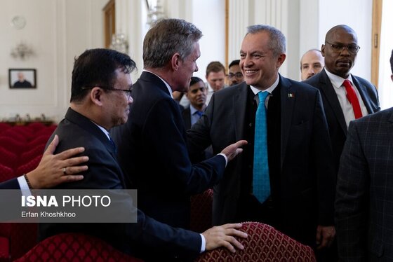 گزارش تصویری | نشست وزیر امور خارجه با سفرا و رؤسای نمایندگی‌های خارجی مقیم تهران