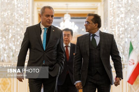 گزارش تصویری | نشست وزیر امور خارجه با سفرا و رؤسای نمایندگی‌های خارجی مقیم تهران