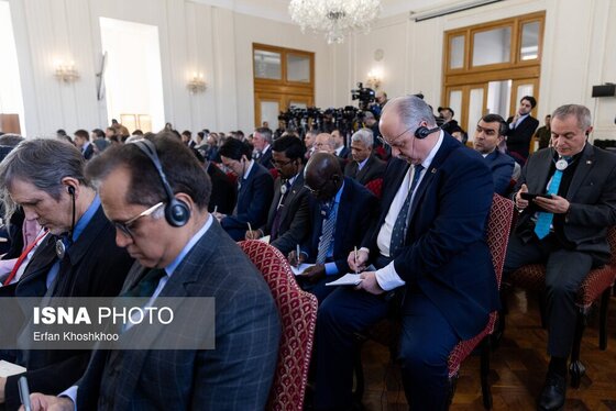 گزارش تصویری | نشست وزیر امور خارجه با سفرا و رؤسای نمایندگی‌های خارجی مقیم تهران