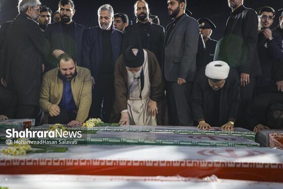 گزارش تصویری | وداع با پیکر مطهر شهدای مدافع امنیت در حرم مطهر امام‌رضا(ع)