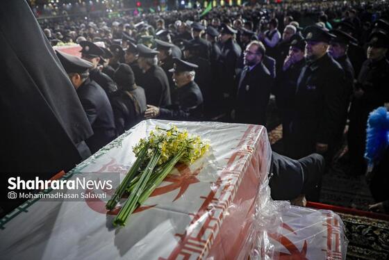 گزارش تصویری | وداع با پیکر مطهر شهدای مدافع امنیت در حرم مطهر امام‌رضا(ع)