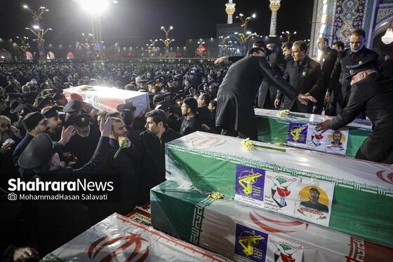 گزارش تصویری | وداع با پیکر مطهر شهدای مدافع امنیت در حرم مطهر امام‌رضا(ع)
