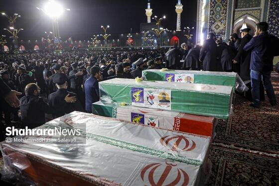 گزارش تصویری | وداع با پیکر مطهر شهدای مدافع امنیت در حرم مطهر امام‌رضا(ع)