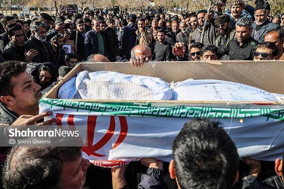 گزارش تصویری | مراسم تدفین پیکرهای شهدای مدافع امنیت در آرامستان بهشت‌رضا(ع) مشهد