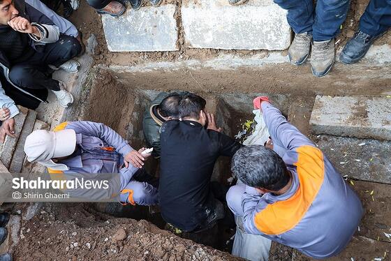 گزارش تصویری | مراسم تدفین پیکرهای شهدای مدافع امنیت در آرامستان بهشت‌رضا(ع) مشهد