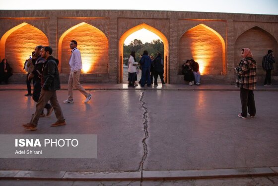 گزارش تصویری | زاینده‌رود خشکید؛ تاریخ اصفهان تخریب شد!