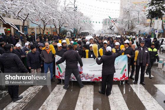 گزارش تصویری | تشییع پیکر شهدای مدافع امنیت در هوای برفی مشهد