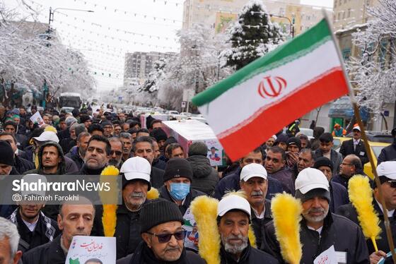 گزارش تصویری | تشییع پیکر شهدای مدافع امنیت در هوای برفی مشهد