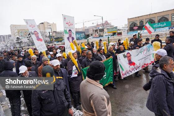 گزارش تصویری | تشییع پیکر شهدای مدافع امنیت در هوای برفی مشهد