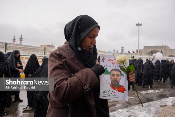 گزارش تصویری | تشییع پیکر شهدای مدافع امنیت در هوای برفی مشهد