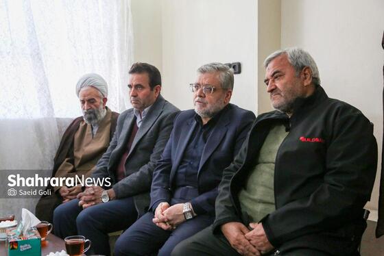 گزارش تصویری | دیدار شهردار مشهد مقدس با خانواده شهید «عیسی علیپور»