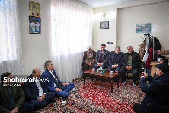 گزارش تصویری | دیدار شهردار مشهد مقدس با خانواده شهید «عیسی علیپور»