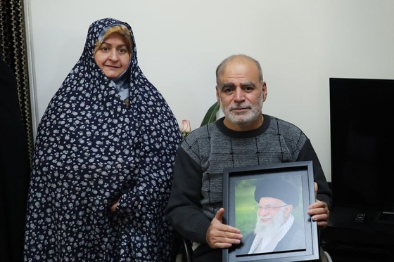 نمایندگان رهبر معظم انقلاب به دیدار شماری از جانبازان رفتند