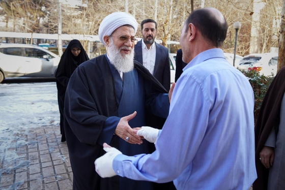 نمایندگان رهبر معظم انقلاب به دیدار شماری از جانبازان رفتند