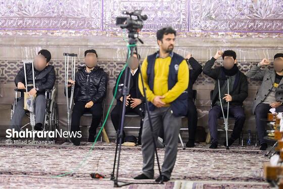 گزارش تصویری | گردهمایی جمعی از مجروحان و آسیب‌دیدگان حوادث اخیر، در حرم امام‌رضا(ع)