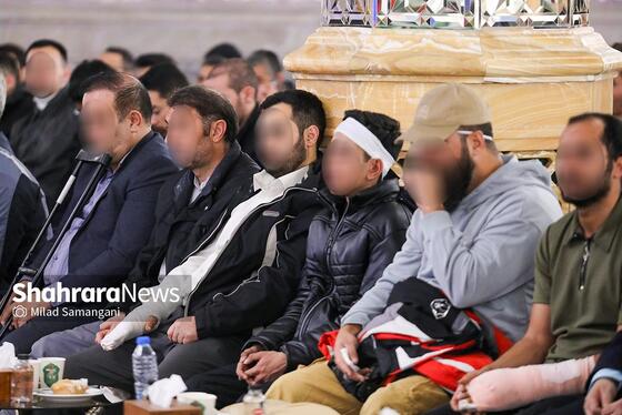 گزارش تصویری | گردهمایی جمعی از مجروحان و آسیب‌دیدگان حوادث اخیر، در حرم امام‌رضا(ع)