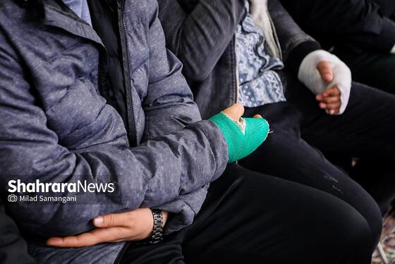 گزارش تصویری | گردهمایی جمعی از مجروحان و آسیب‌دیدگان حوادث اخیر، در حرم امام‌رضا(ع)