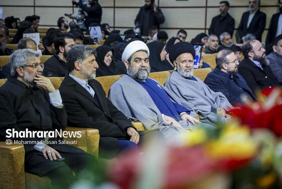 گزارش تصویری | گرامیداشت شهدای اغتشاشات دی‌ماه کشور، در حرم امام‌رضا(ع)