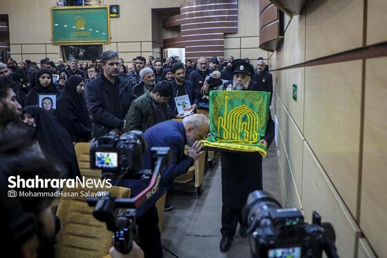 گزارش تصویری | گرامیداشت شهدای اغتشاشات دی‌ماه کشور، در حرم امام‌رضا(ع)