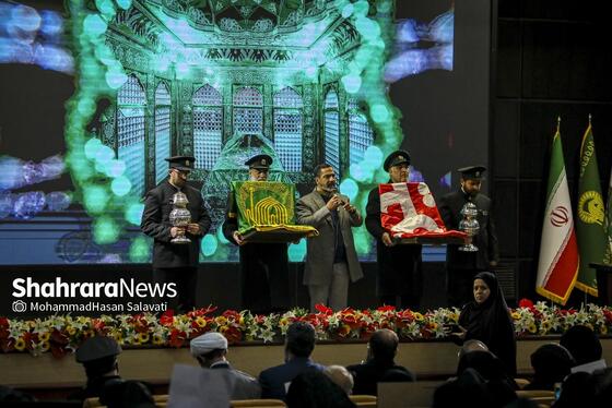 گزارش تصویری | گرامیداشت شهدای اغتشاشات دی‌ماه کشور، در حرم امام‌رضا(ع)